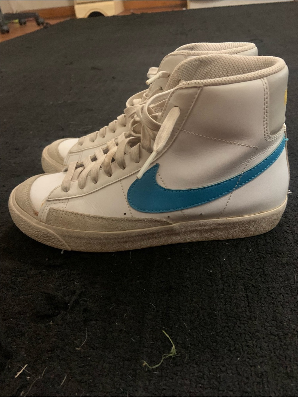 Women’s size 6.5 (5.5 Y) Nike Blazers